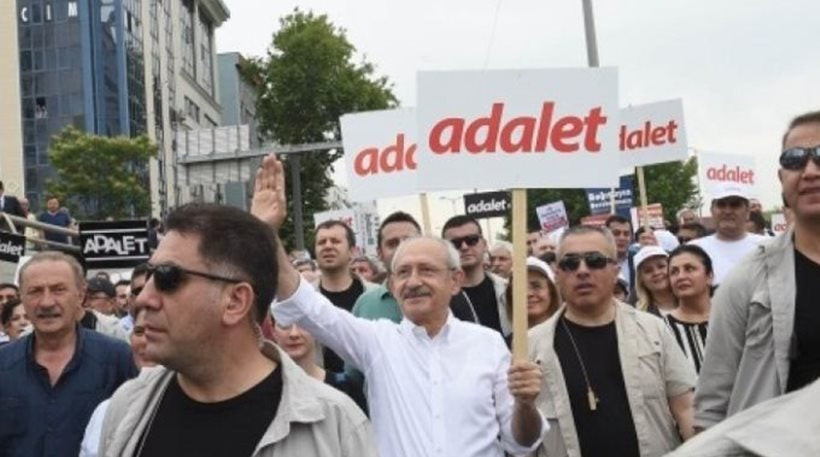 Πορεία διαμαρτυρίας μήκους 400 χλμ από την Άγκυρα στην Κωνσταντινούπολη ξεκίνησε η τουρκική αντιπολίτευση